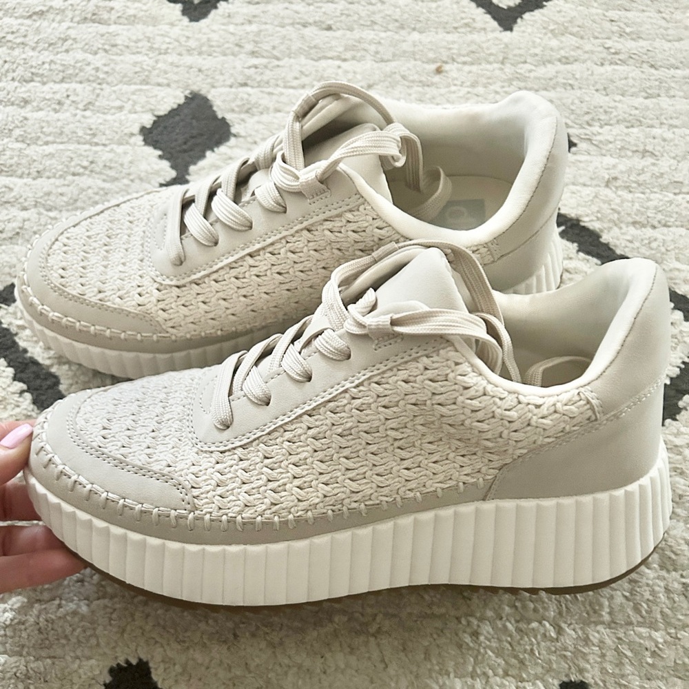 Dolce Vita Fay Sneakers